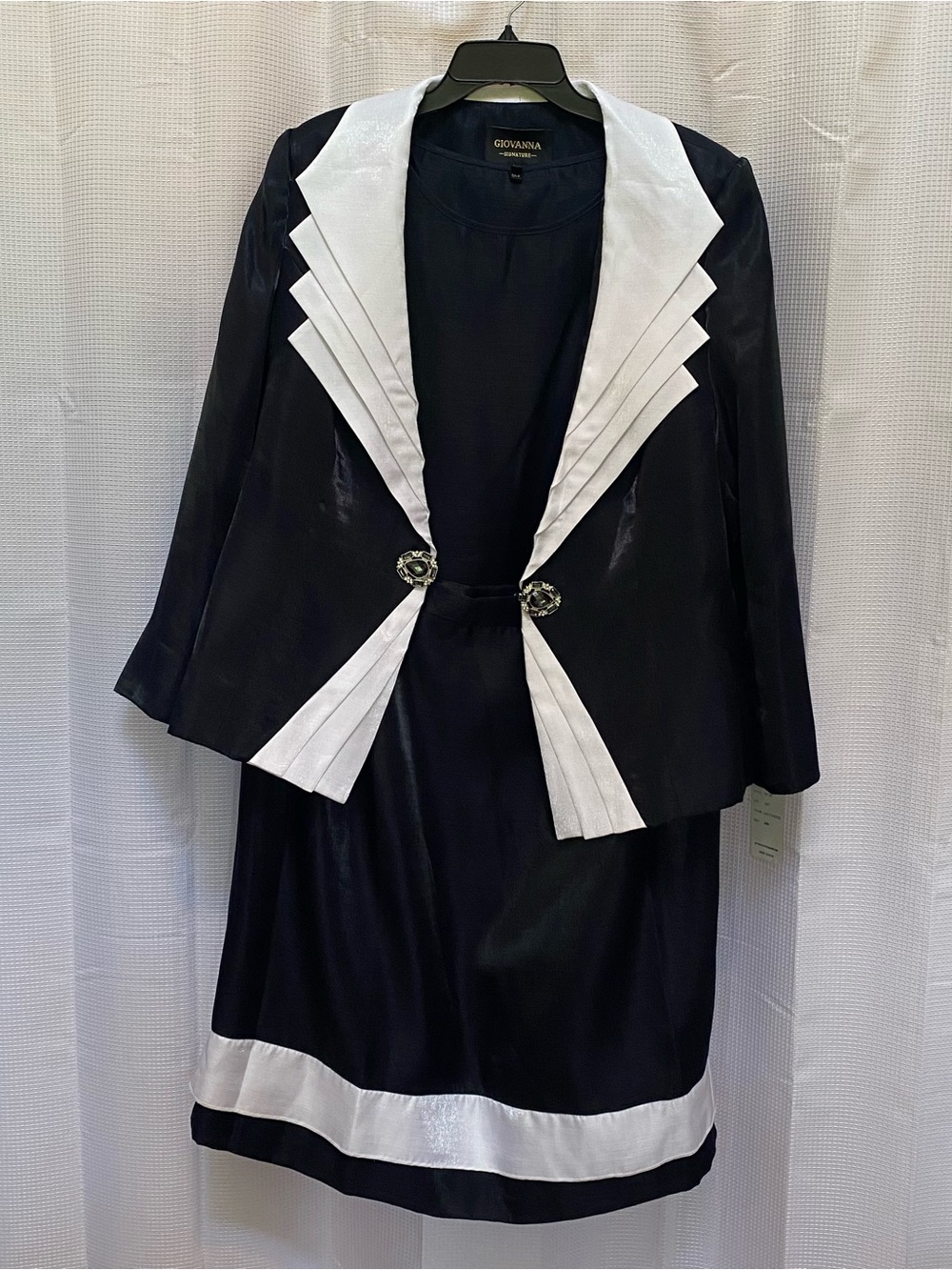 Women’s GIOVANNA 3-piece suit Navy and White NWT Size 24W